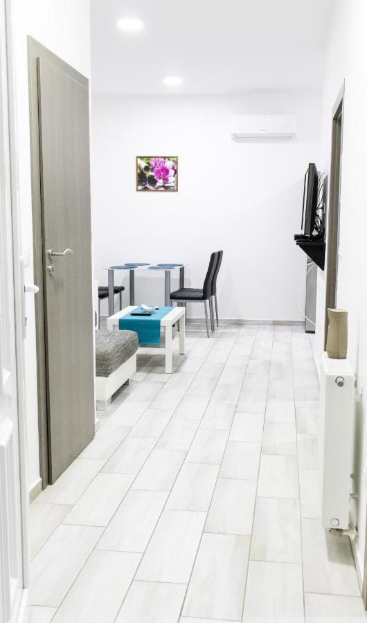 Trika Apartman Шарвар Экстерьер фото