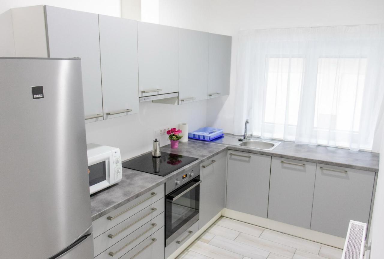Trika Apartman Шарвар Экстерьер фото