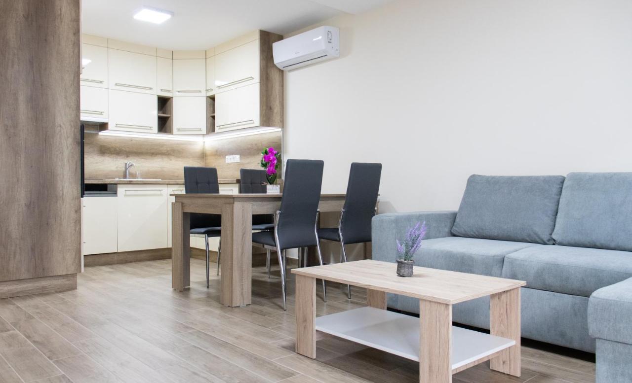 Trika Apartman Шарвар Экстерьер фото