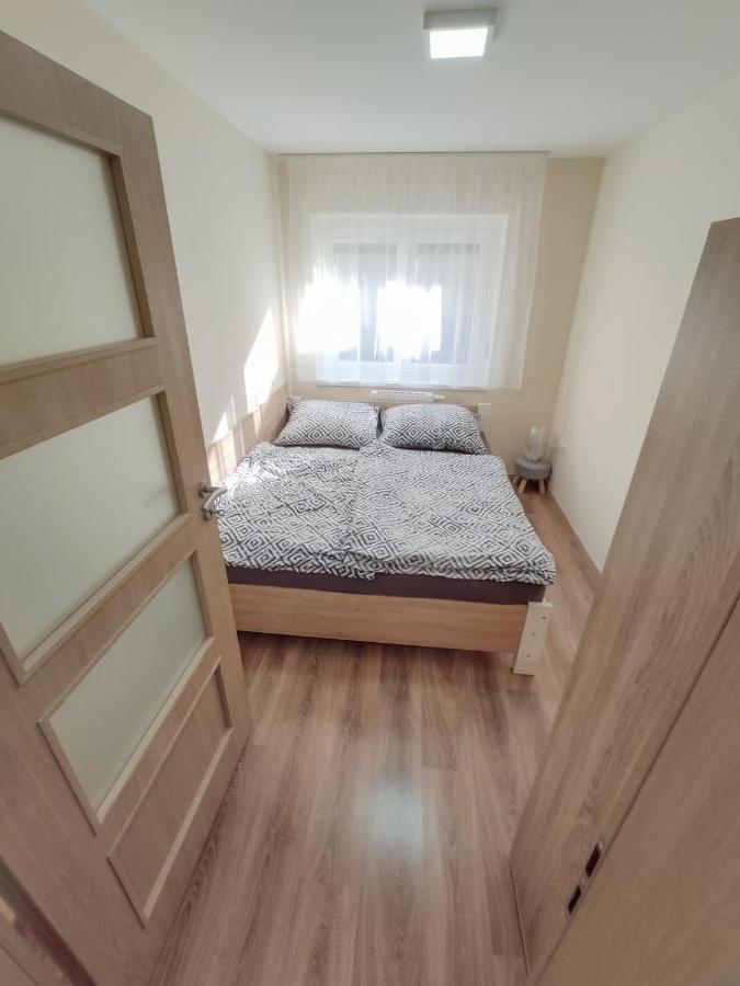 Trika Apartman Шарвар Экстерьер фото