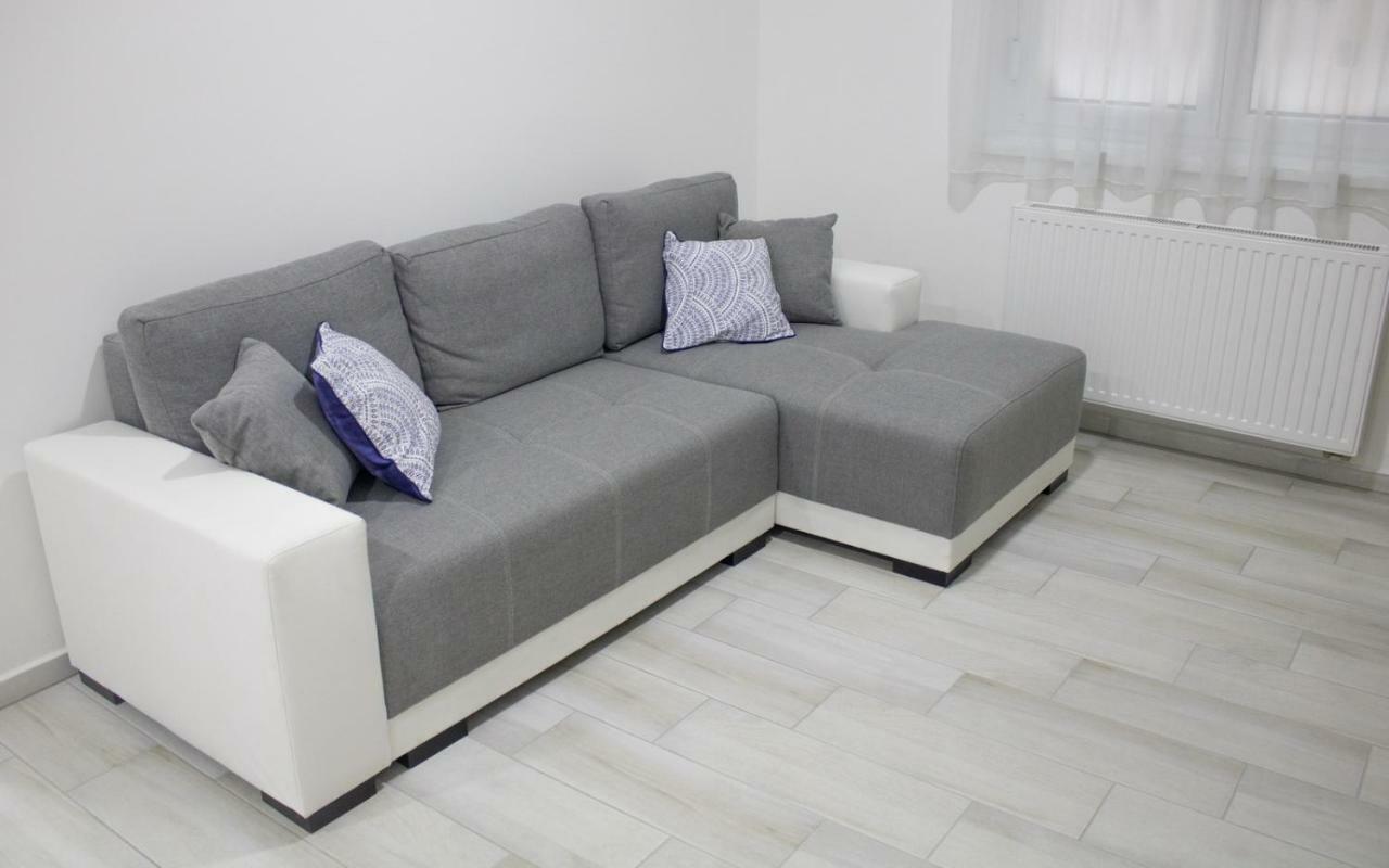 Trika Apartman Шарвар Экстерьер фото